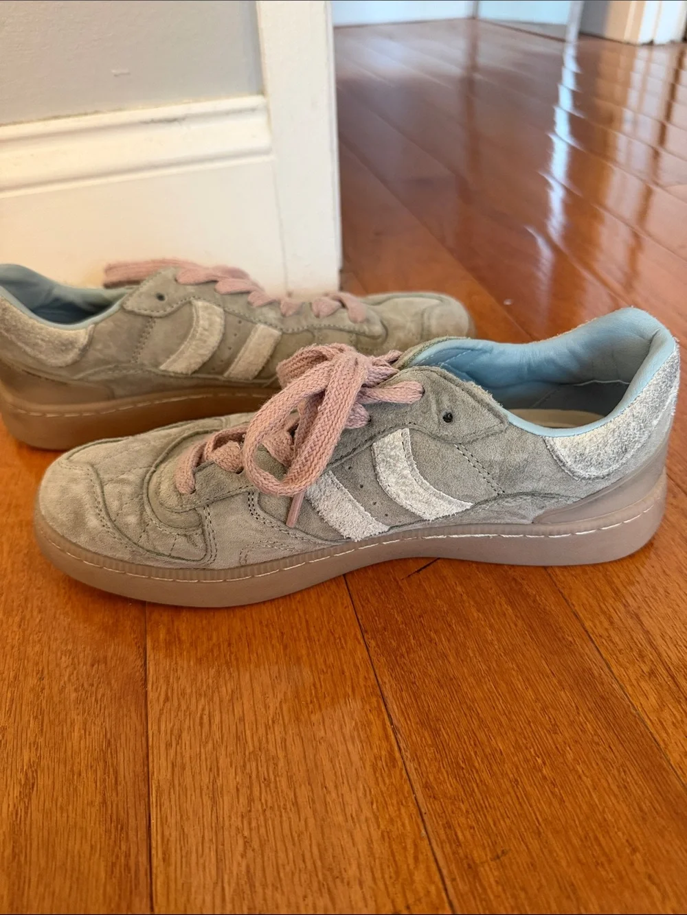 Coolway Suede Casual Sneakers in Light Gray with Pink Laces